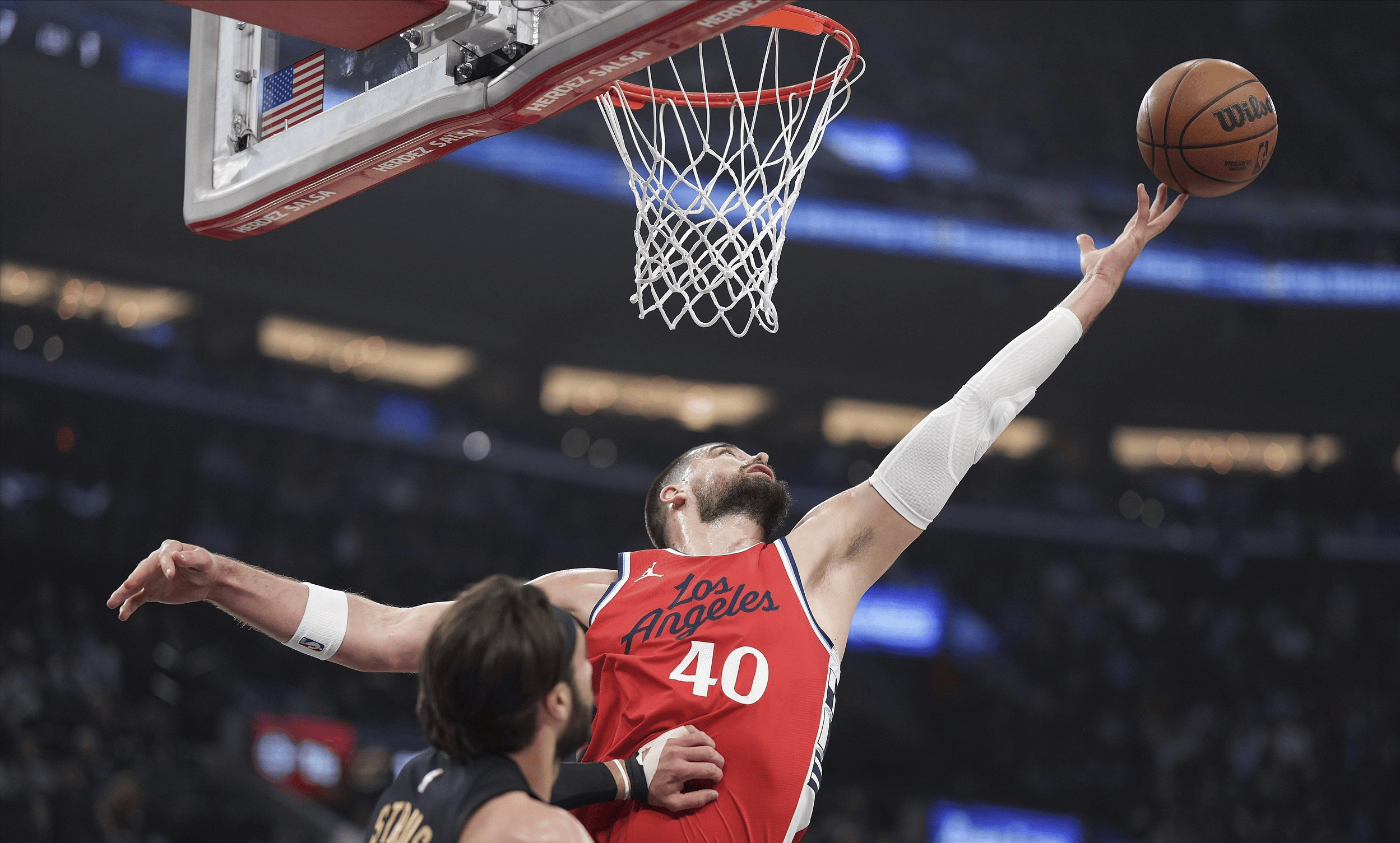 开云体育官方入口赛前罗马备战葡超比利亚雷亚尔外线爆发备战全明星赛之后，洛杉矶快船围绕全明星赛队长鼓劲的简单介绍