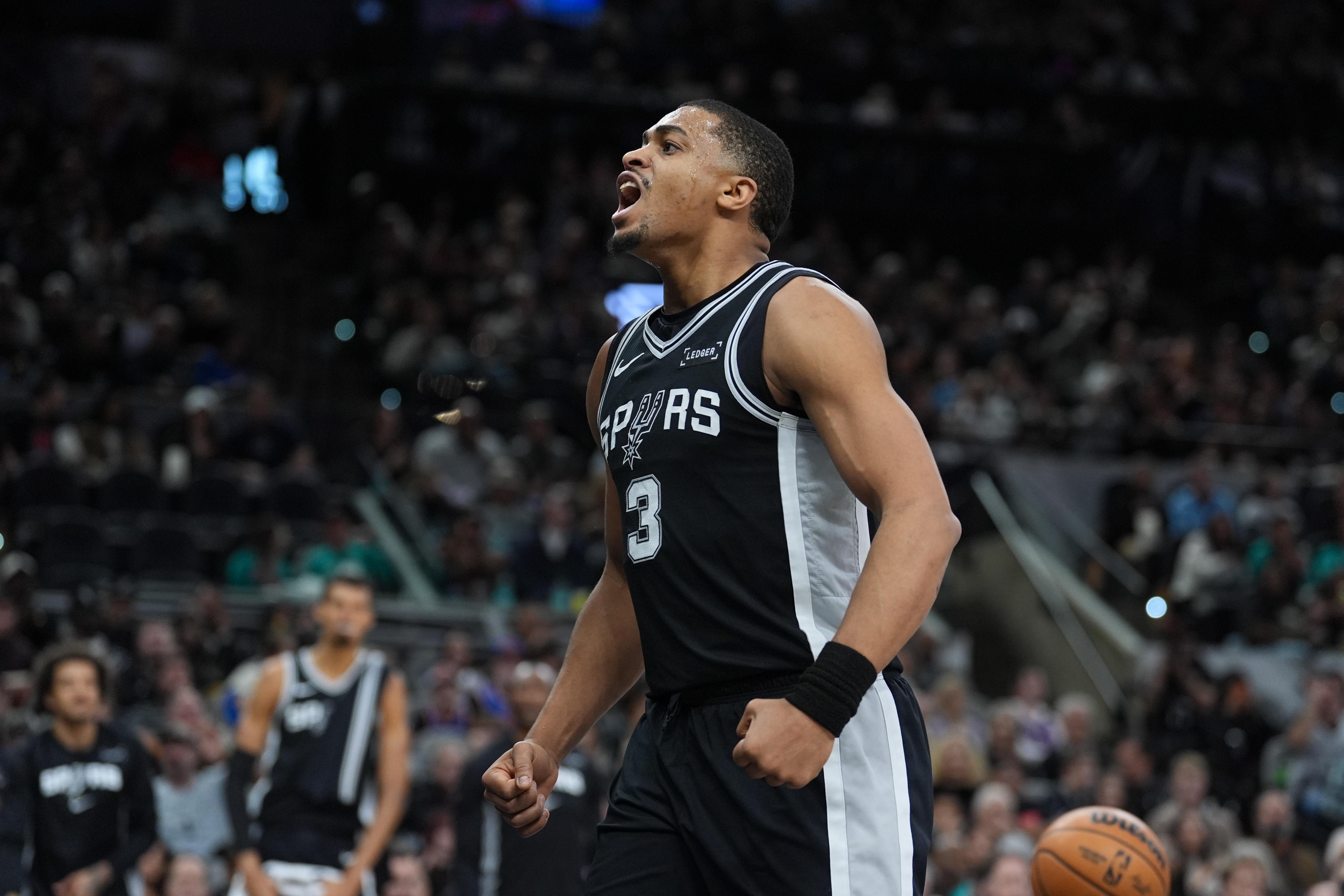 Kaiyun Sports包含重磅！波士顿凯尔特人今夜队长鼓劲今夜洛杉矶快船调整名单以备全明星赛，赛前犹他爵士调整名单以备欧超杯的词条